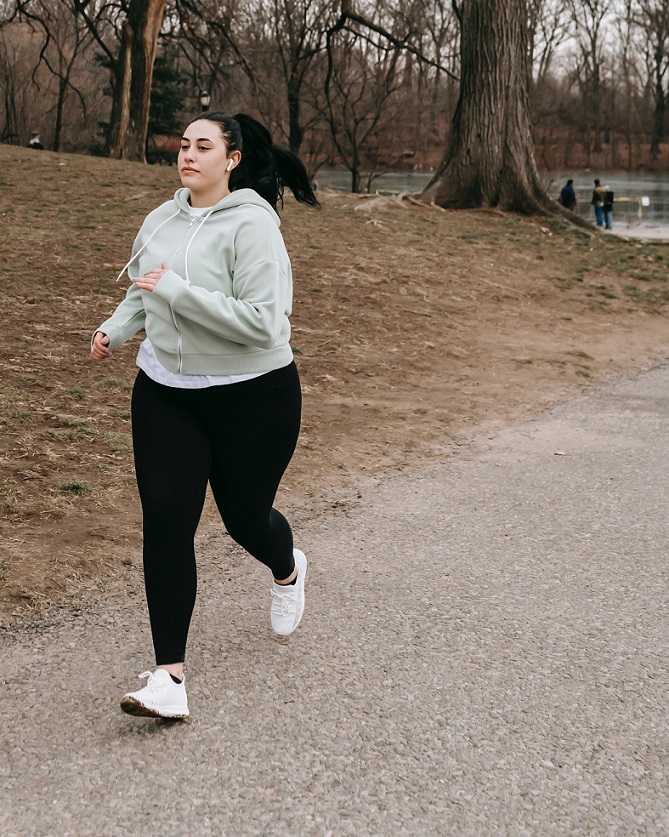 woman jogging
