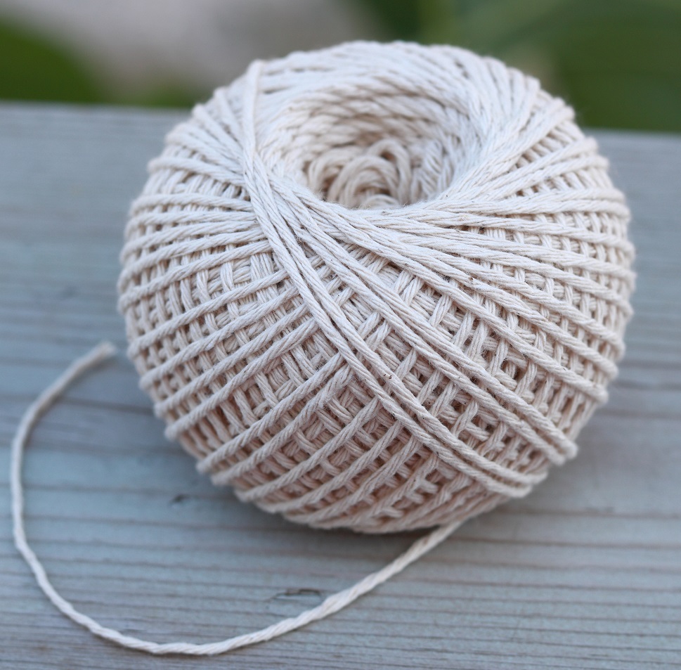 ball string unsplash