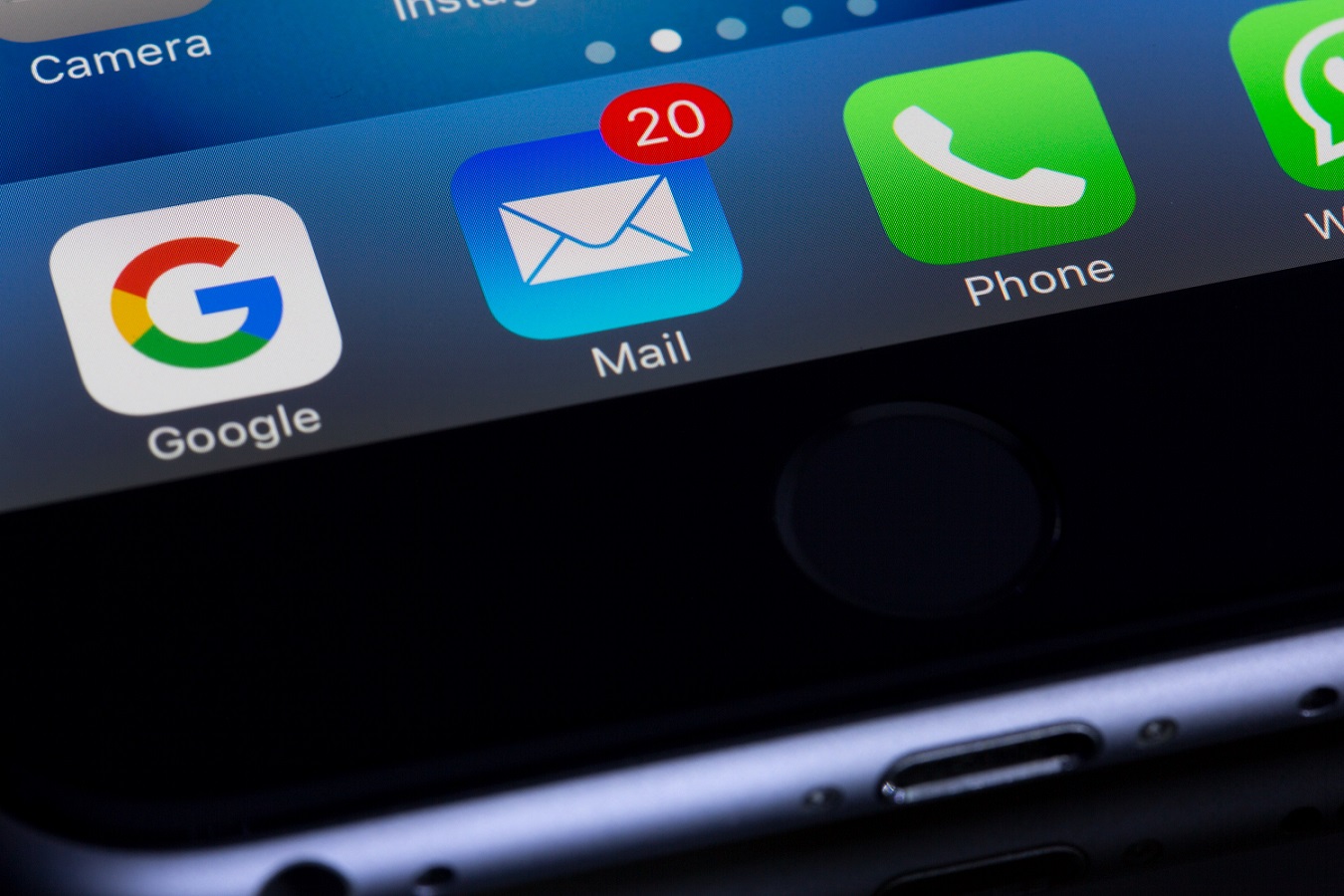 email phone pexels
