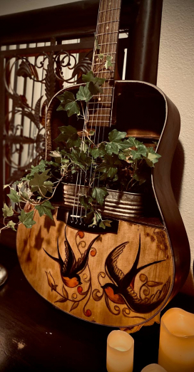 CHOC Guitar 607 X 1160