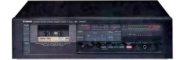Yamaha-K-1000 Closeup of the control panel.