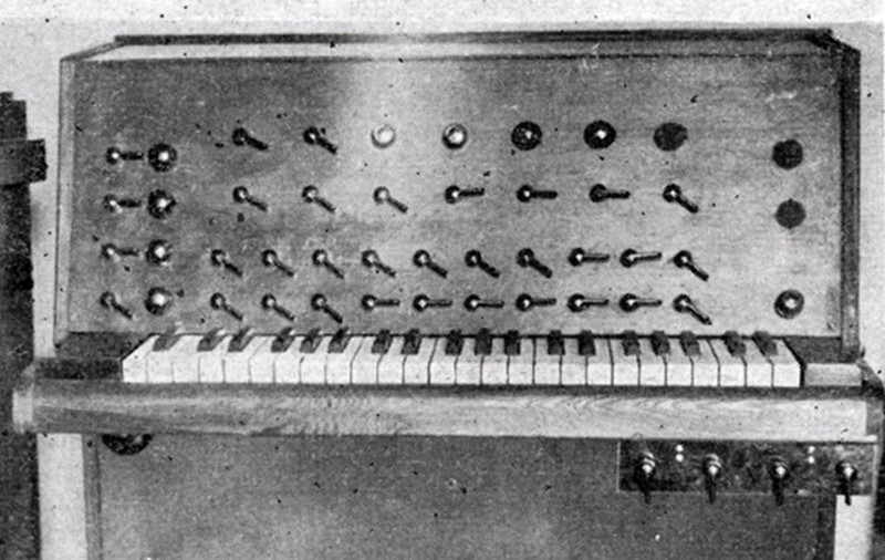 Warbo-Formant-Organ Vintage organ synthesizer.