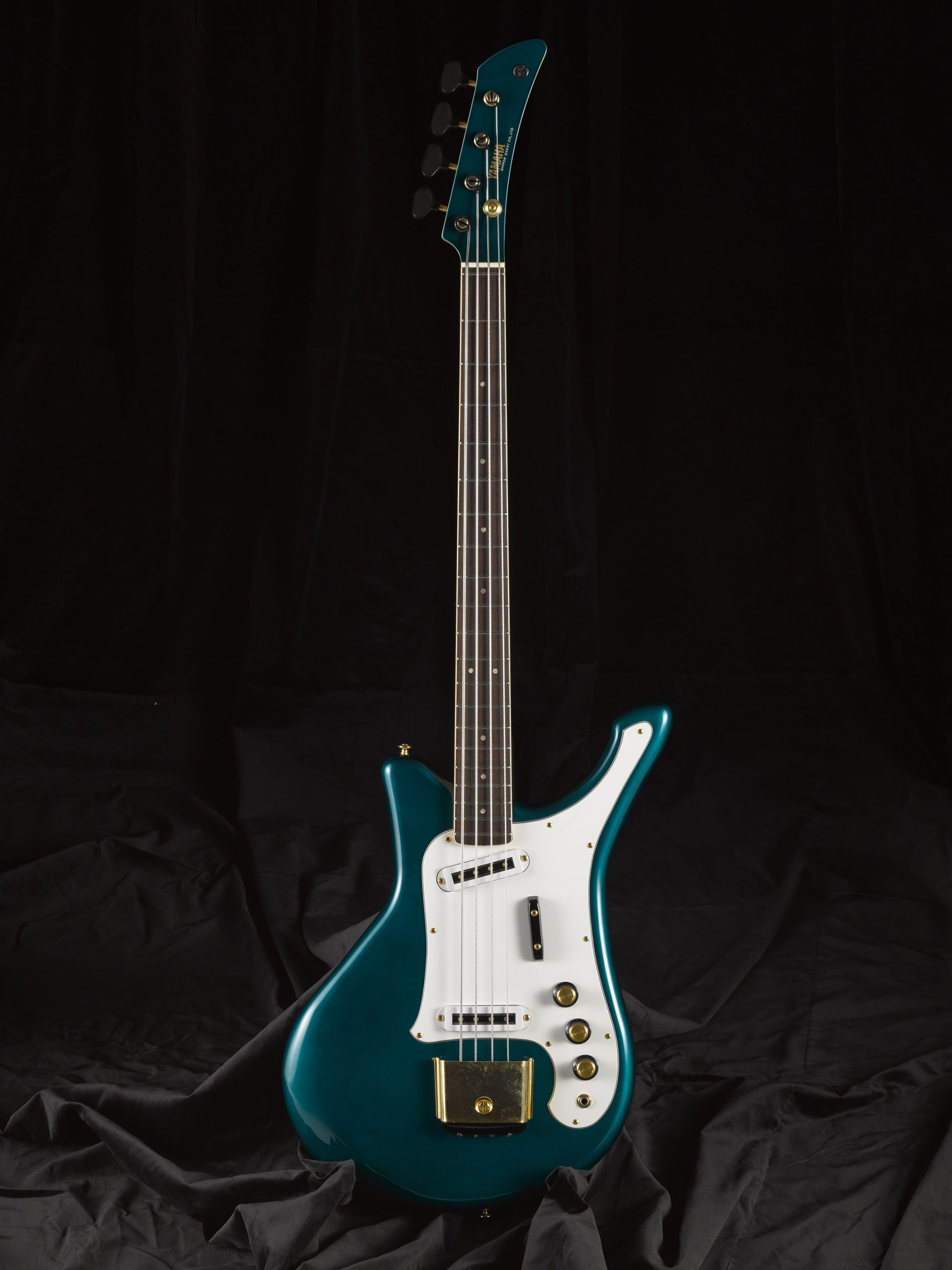 SB7A_CAB-scaled Bass guitar.